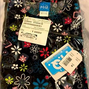 NWT Cherokee scrub top multi colored floral Med.